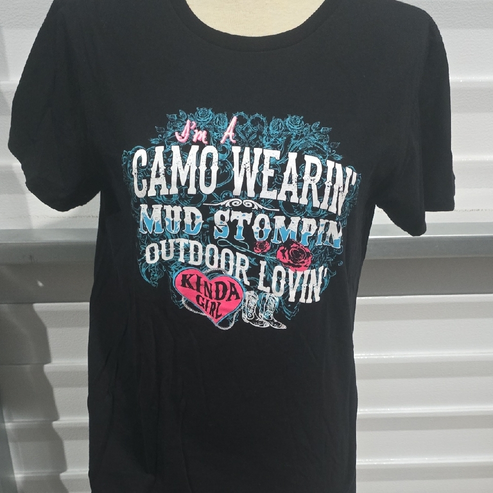 Lifestyle Classics Black Teal and Pink Western Graphic Tee Size Large
